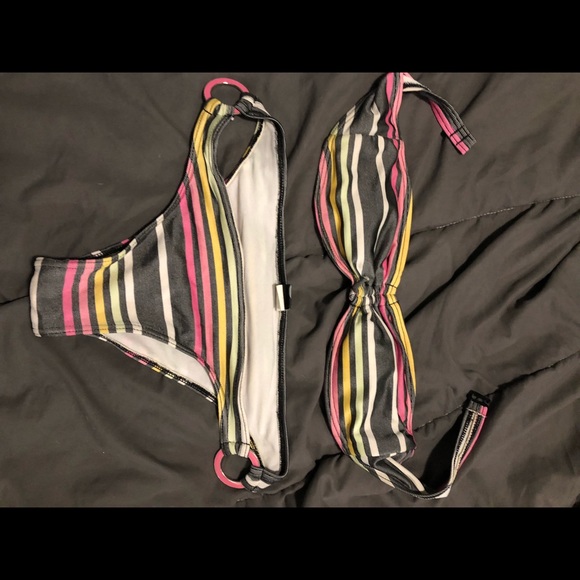 Billabong bikini - Picture 1 of 3